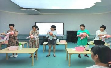 幼儿园保育员辞职报告8篇