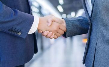 电子商务自我介绍面试学生5篇