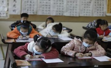 初中年度述职报告模板6篇