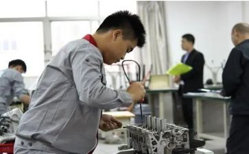 教师评中职工作总结优秀7篇